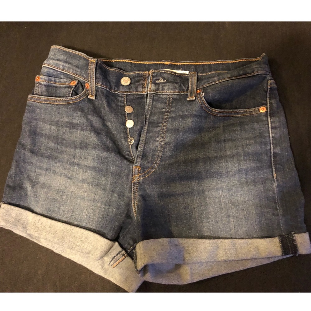 Levi’s Wedgie Jean Shorts